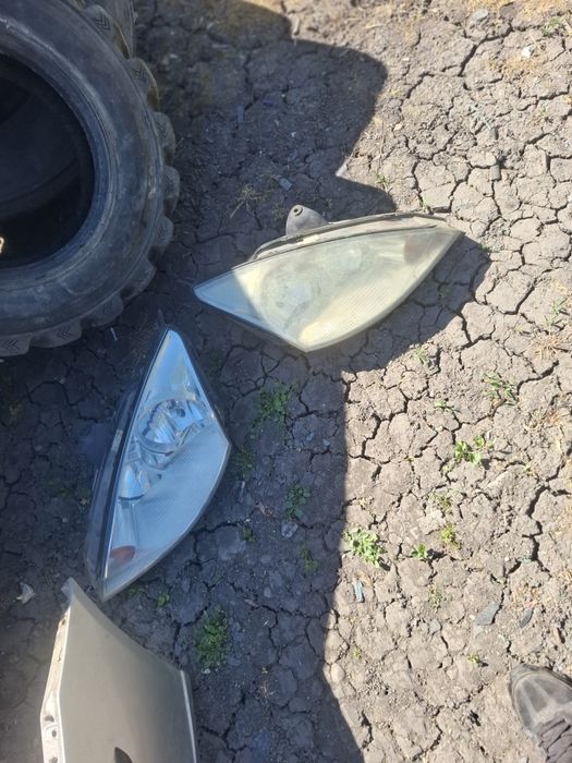Vand  capota radiatoare faruri st dr grila fata ford focus 1 mot 1.8 diesel