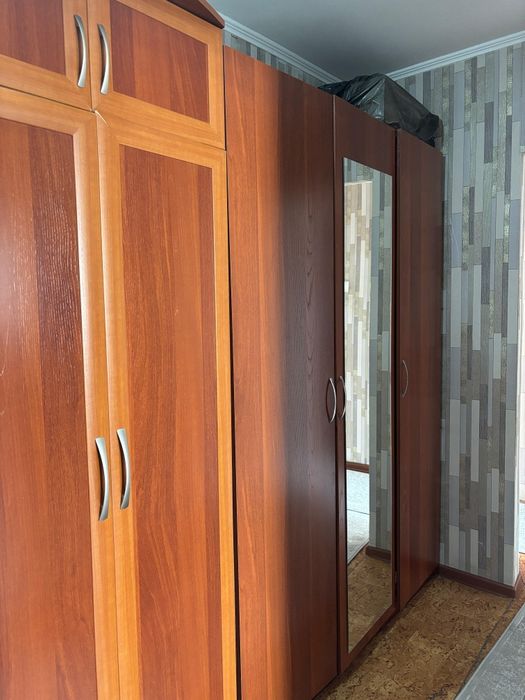 Продам шкаф плательный