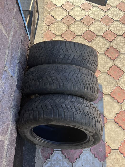 Продам резину шипы на R17