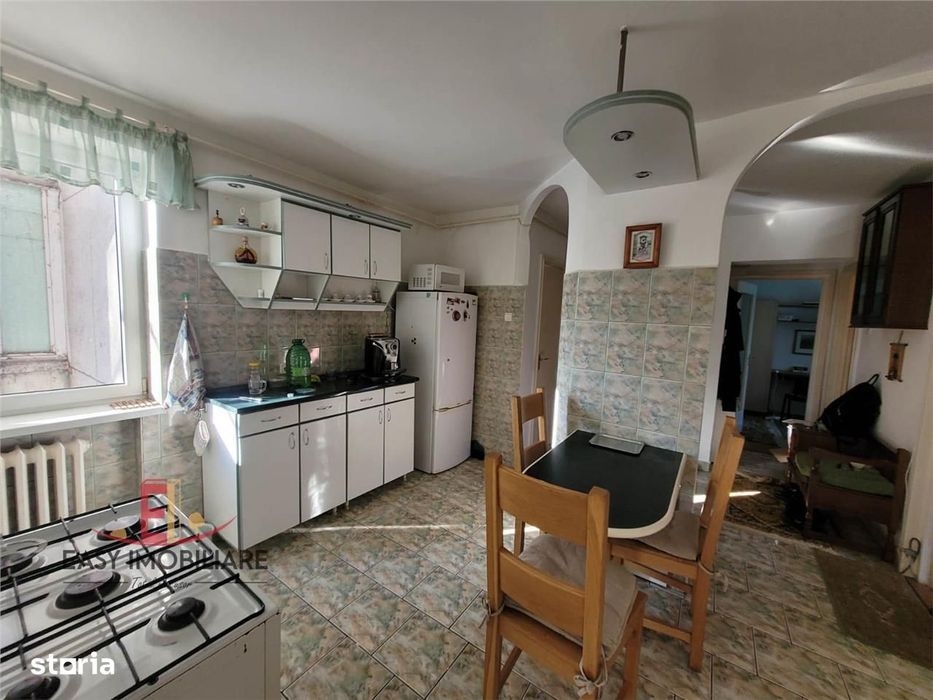 Apartament 4 camere , Decomandat , 2 Bai , Tudor , Garaj
