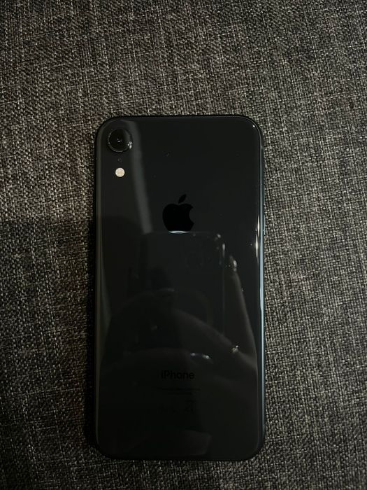 Продам iPhone XR