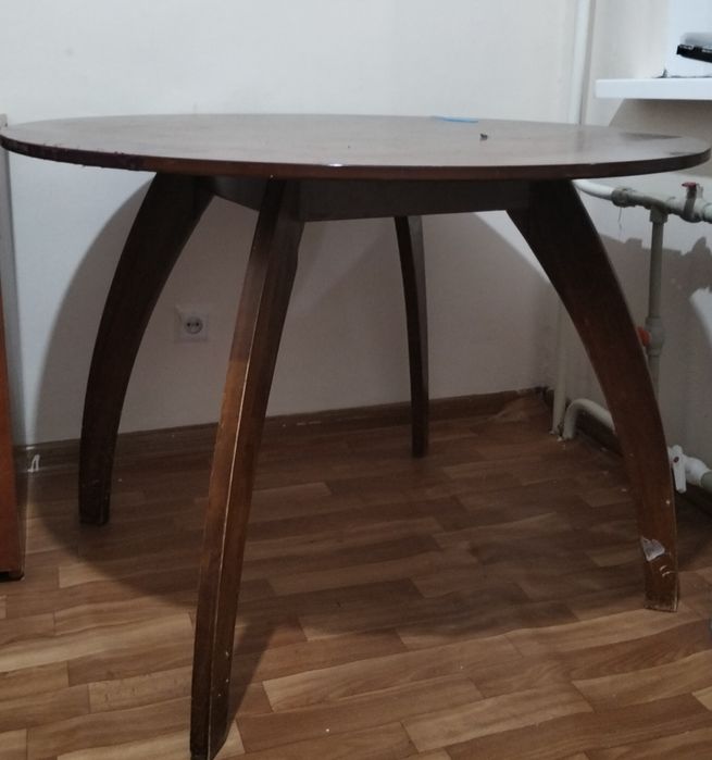 Бесплатно столы ,состояние б/у,самовывоз