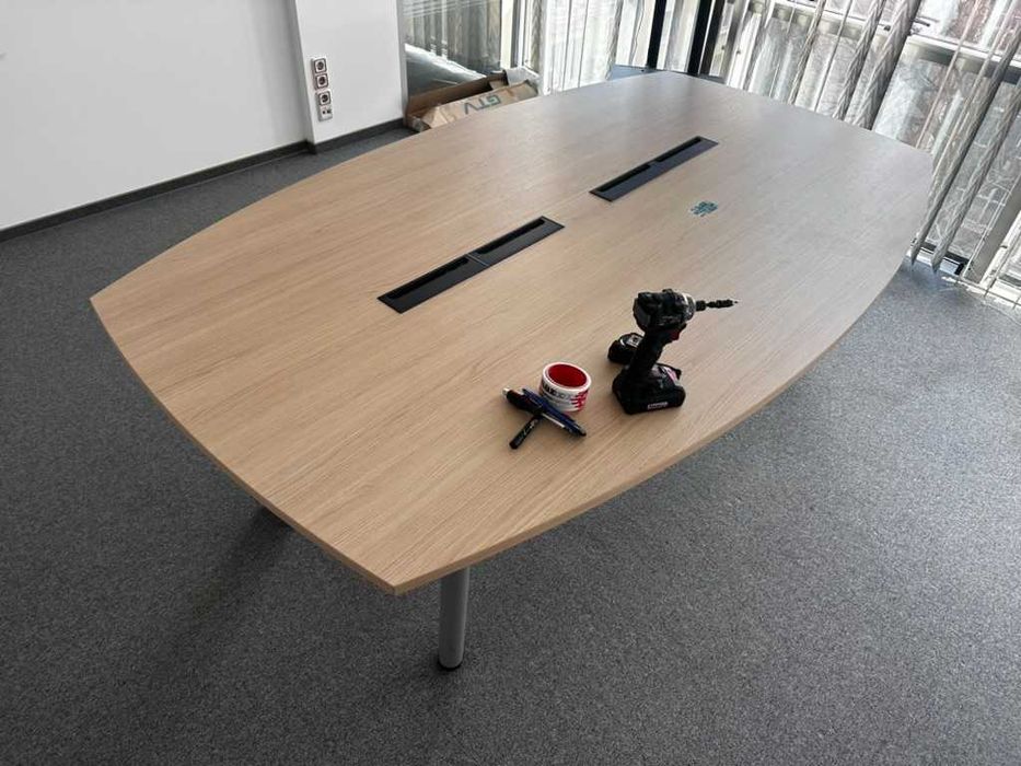 Висок клас заседателна маса – 230×140×75 см