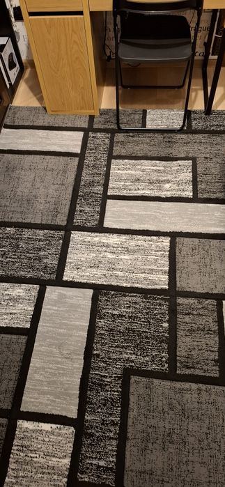 Oferta covor geometric!