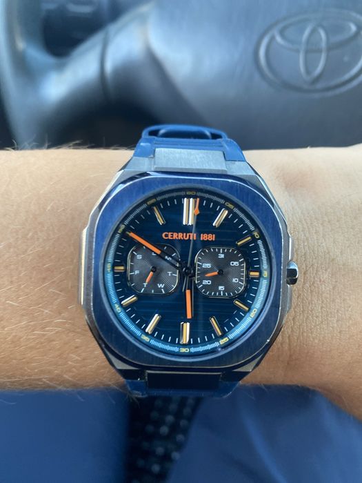 Продам часы Cerruti 1881