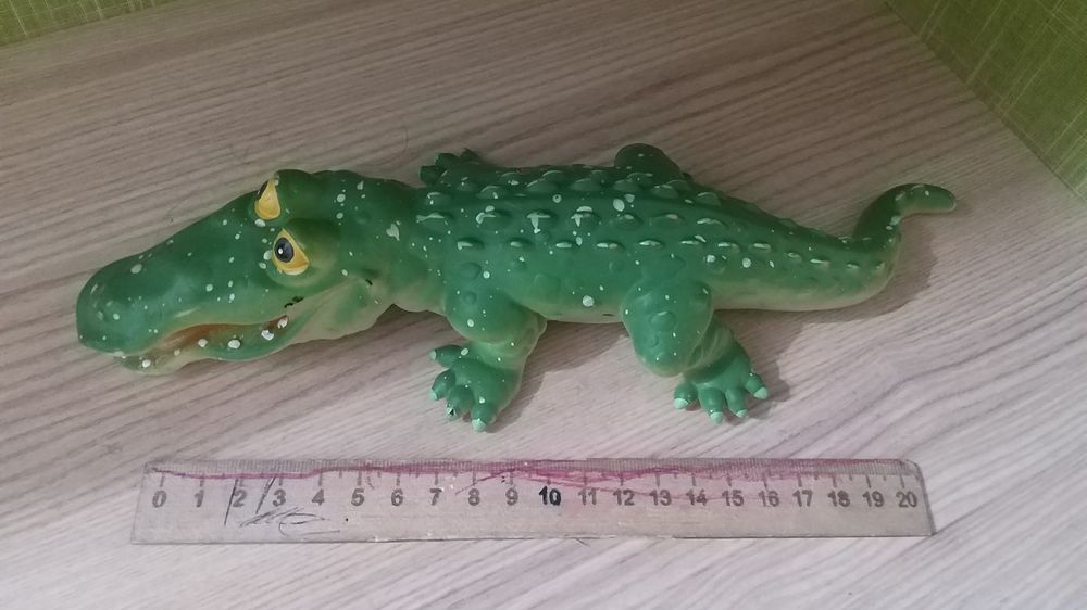 Резиновые фигуры животных