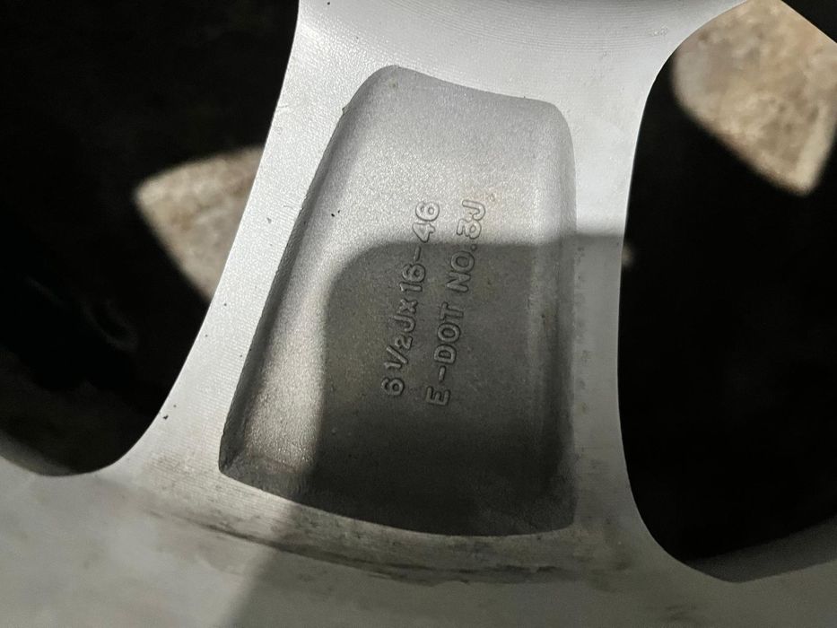 Резервна алуминиева джанта Hunday Tukson 16 цола+Инструменти