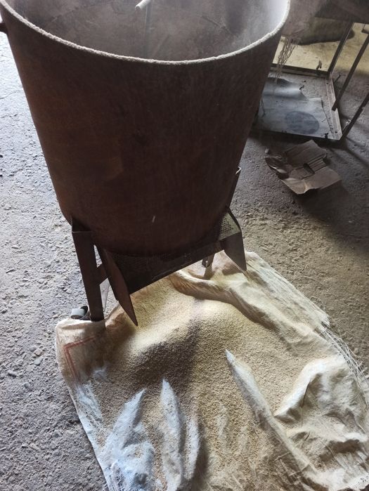 Продам дробилку для сена и кормов