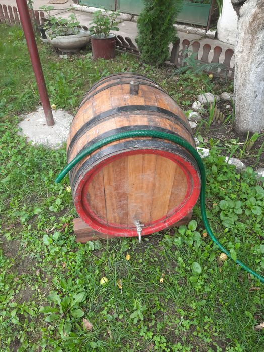 Butoaie stejar și suport sticle de vin