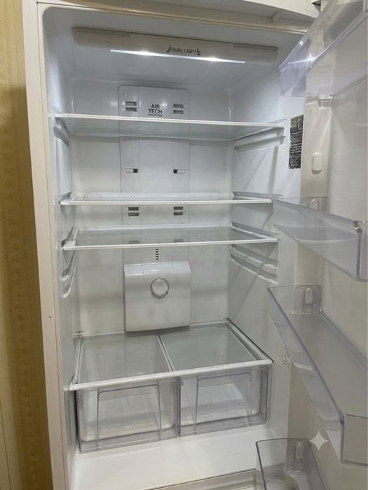 Продаю холодильник Ariston Hotpoint