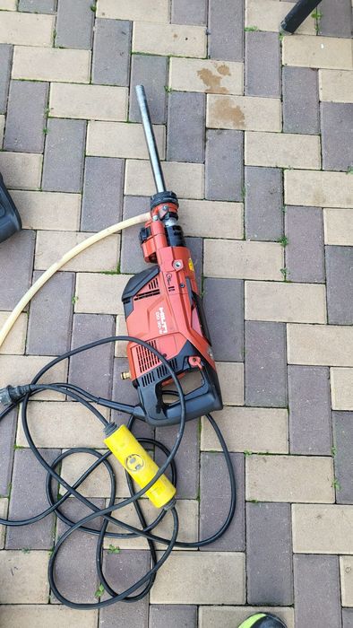 Masina profesionala de carotat Hilti DD 30 V