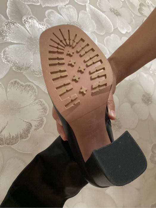 Продам сапоги осень весна новые