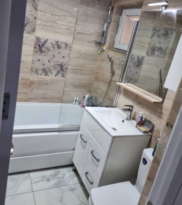 Vand apartament de 3 camere lângă hotel Central