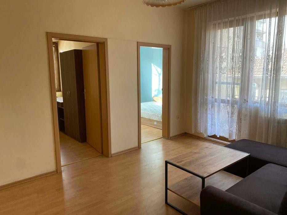 център - тристаен