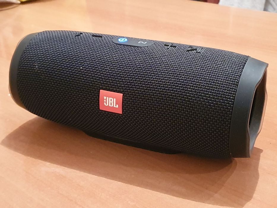 Toнколона JBL Charge 3