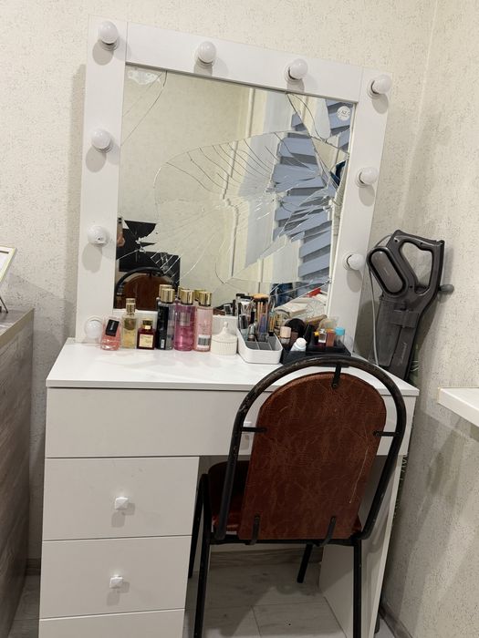 Туалетный столик