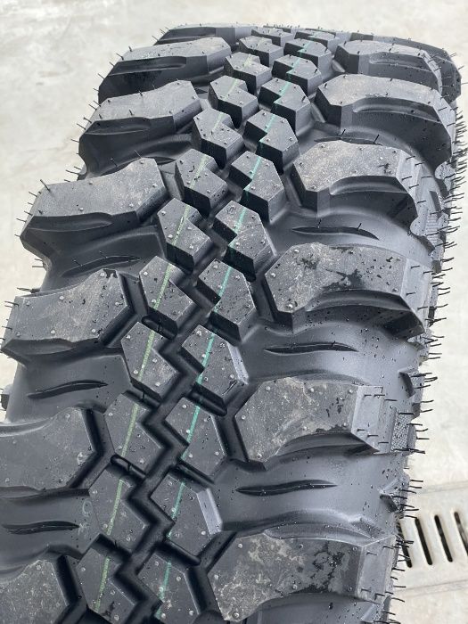 33X11.5-15 CST by Maxxis OFF ROAD CL-18