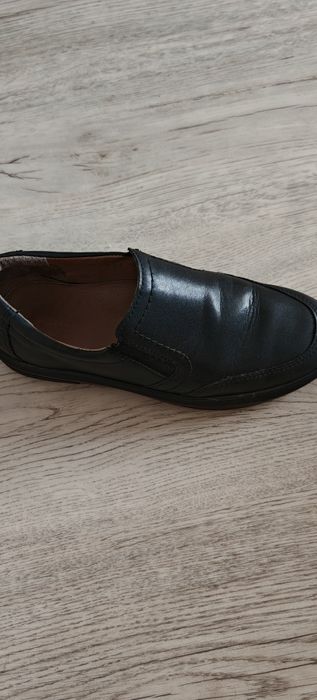 Продам полуботинки для мальчика школьные