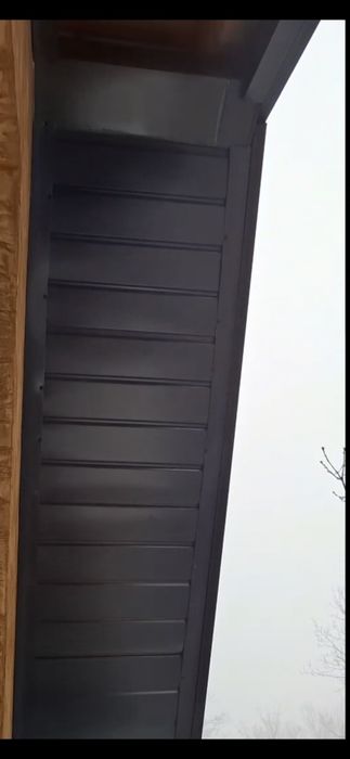 Обшиване със сачак на  под покривна стряха