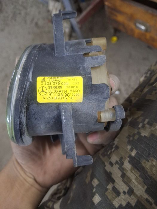 W169 mercedes  продам противотуманки обе