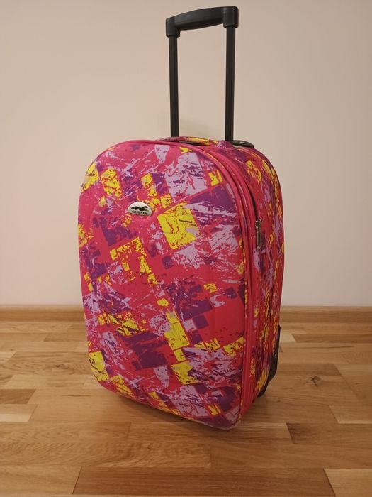 Куфар с колелца за момиче