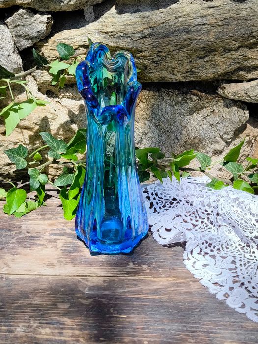 Две вази цветно стъкло