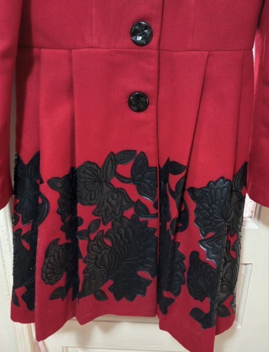 Palton dama cu insertii florale