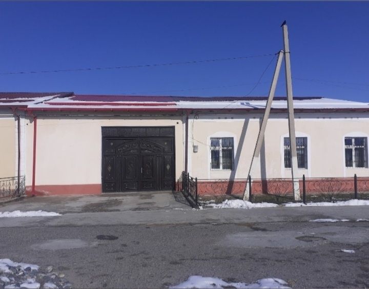 Булунгут тумани 1-Савхоз йулида 6 сотихли уй Коттеж сотилади !!!