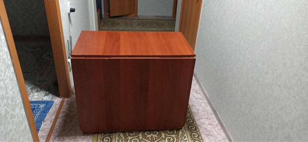 Продам стол тумбу