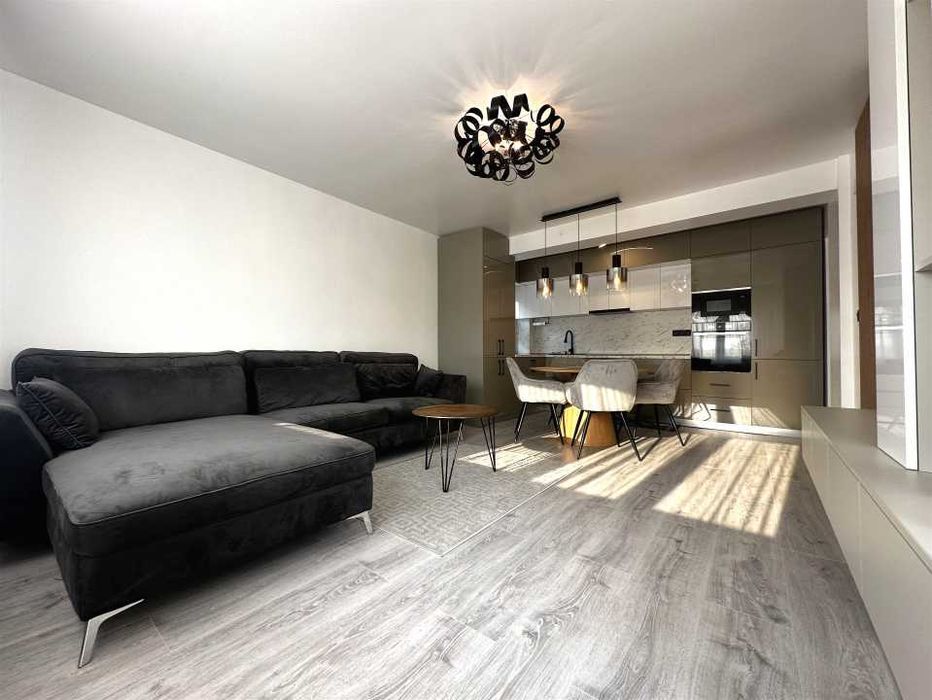 Apartament decomandat 3 camere etaj 2 renovat complet zona Brana Selimbar