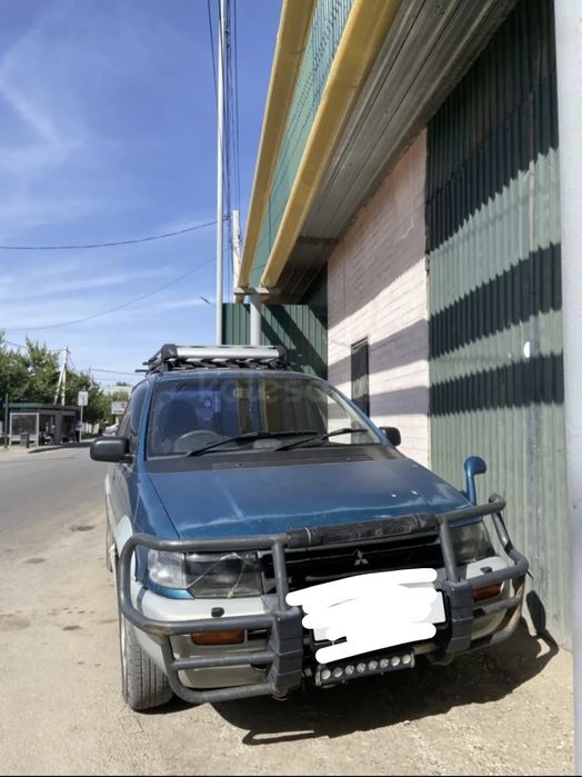 Mitsubishi RVR 1997