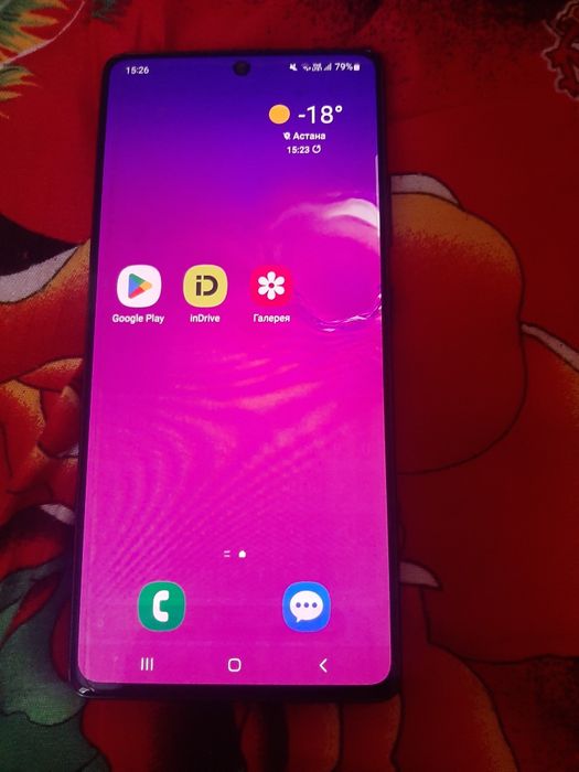 Продам самсунг S 10 в хорошем состоянии