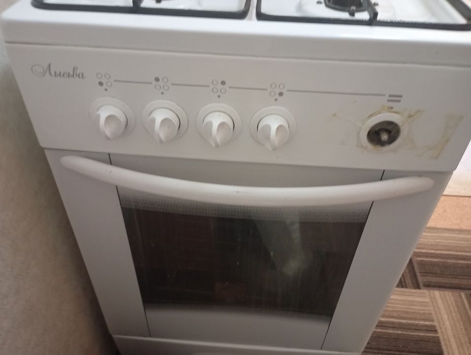 Продаю газовую плиту