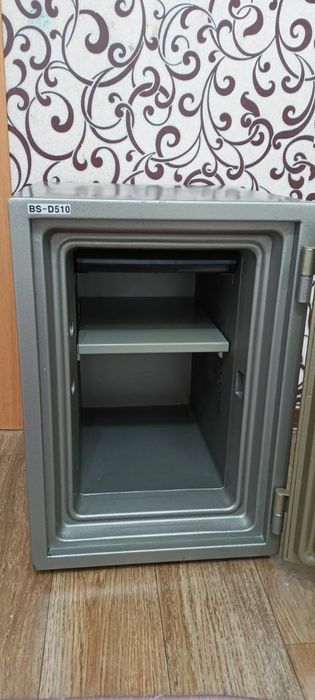 Металический мини сейф