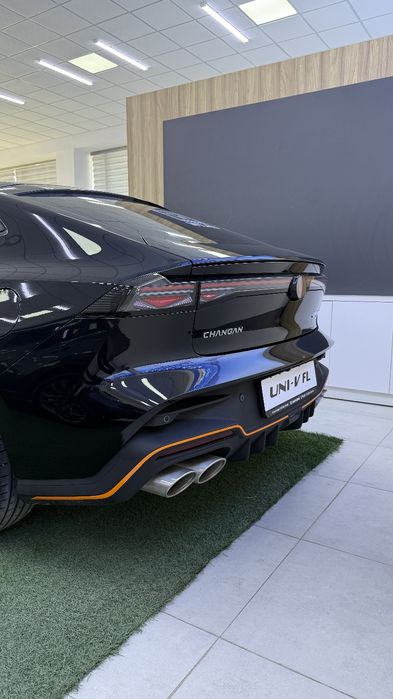Changan Uni-V 2.0T 8AT