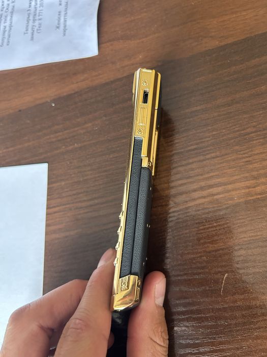 продам Vertu signature