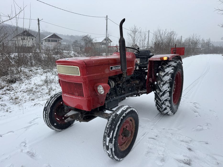 Tractor universal 445 UTB