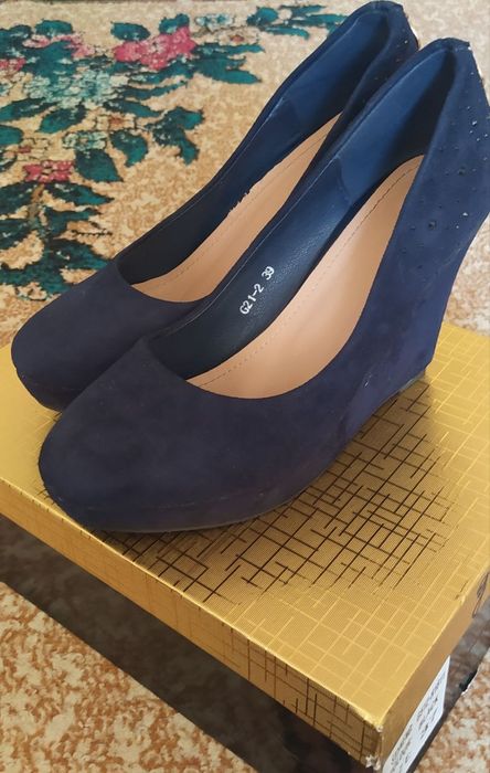 Женский туфлилар сотилади