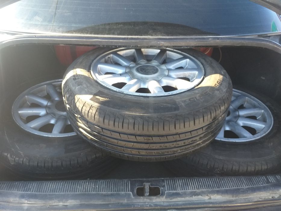 Продам баллоны  215.60. Р16