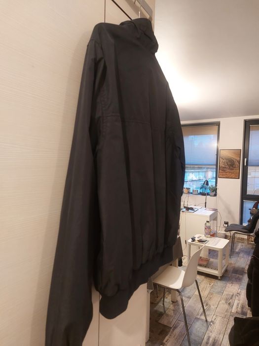 Продавам пролетно мъжко яке GANT L