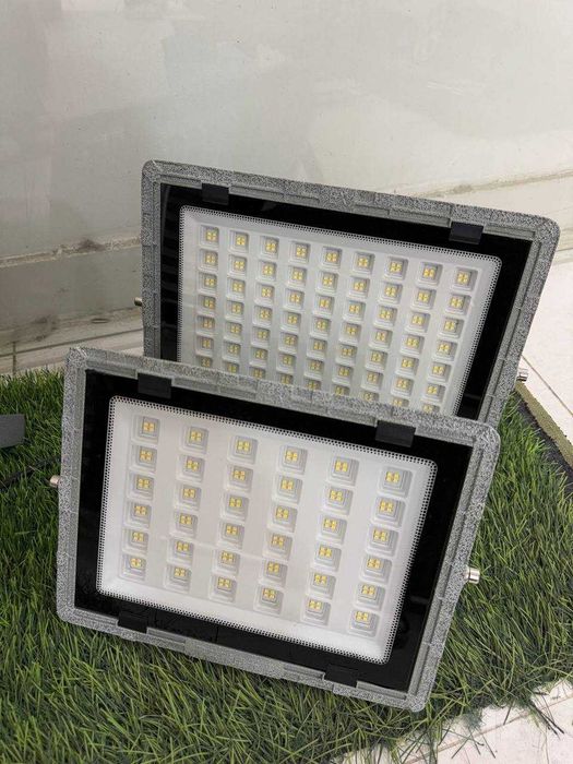 Светодиодный уличный LED прожектор