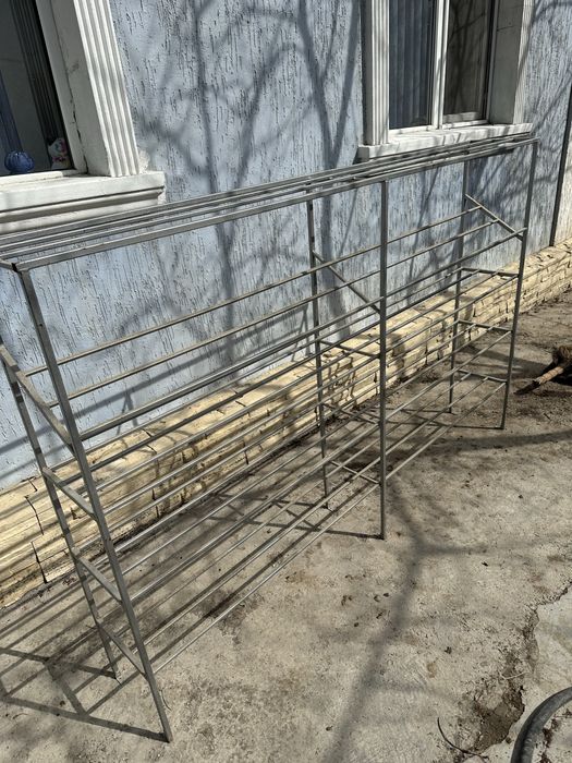 Продается стеллаж для обуви