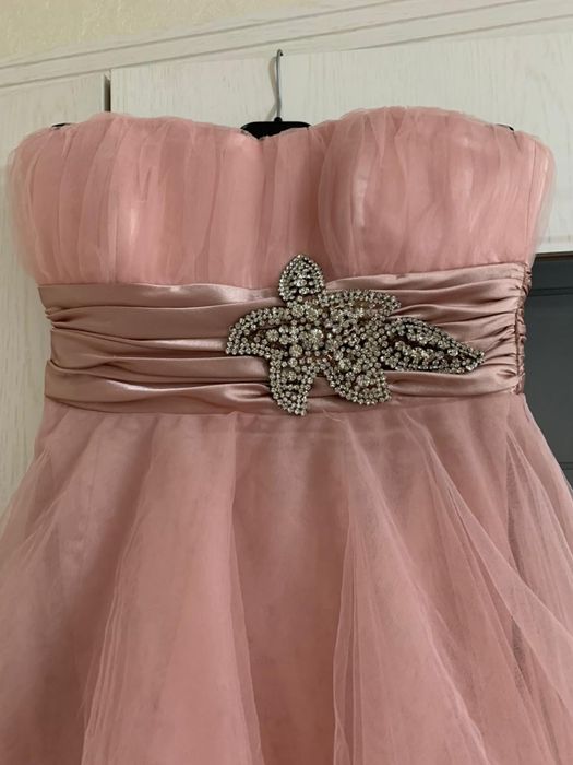 Продам вечерние платья