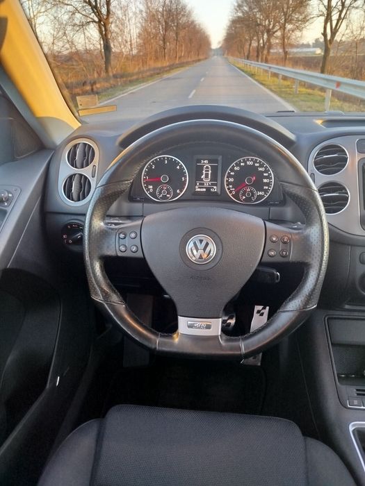 VW Tiguan  R line