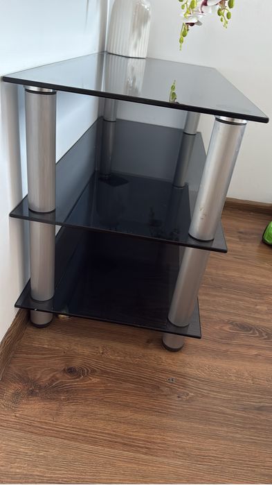 Стеклянный комод