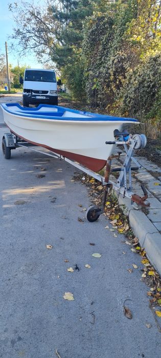 Пласмасова лодка 4м нов внос