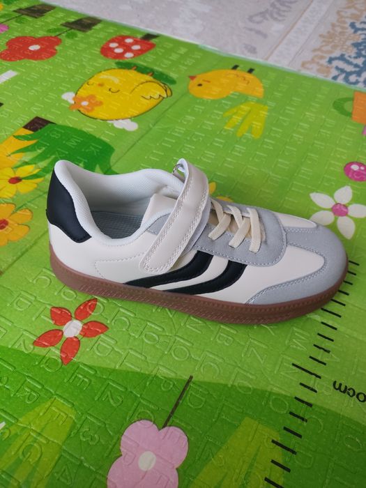 Продам кроссовки