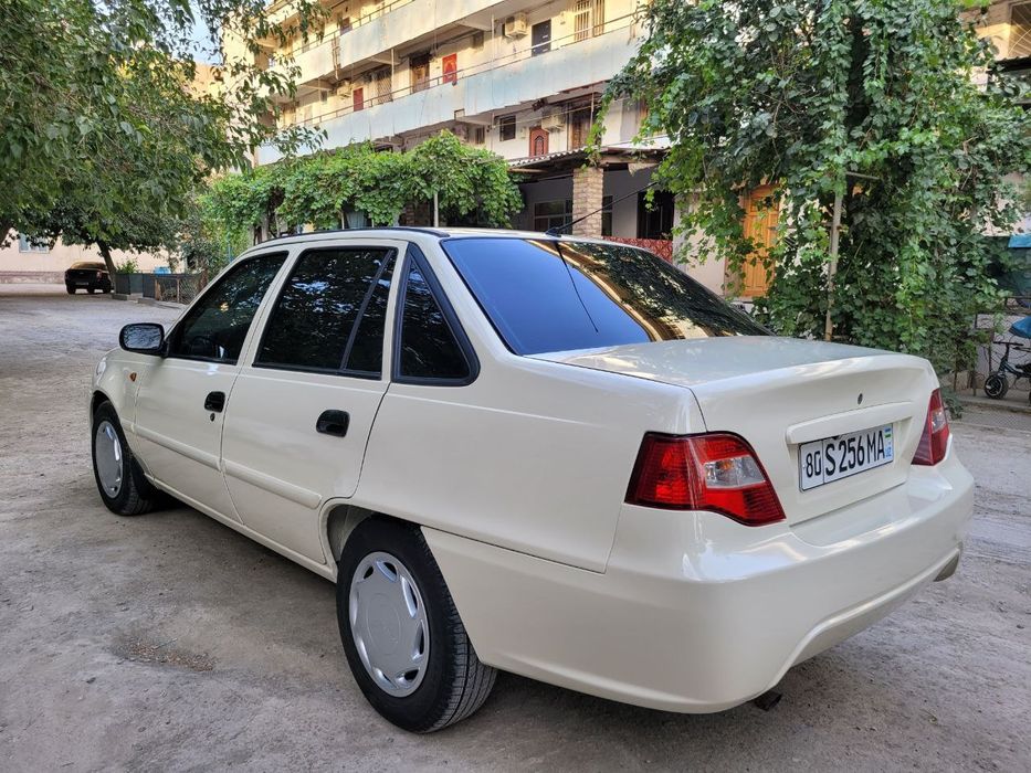 Продаётся nexia 1.6 luxc кондиционер. Возможен обмен...