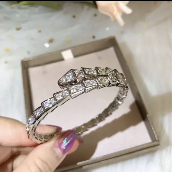 Bvlgari гривни.
