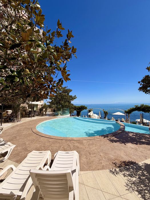 Апартамент под наем в La Mer Residence. Местоположение на брега на морето